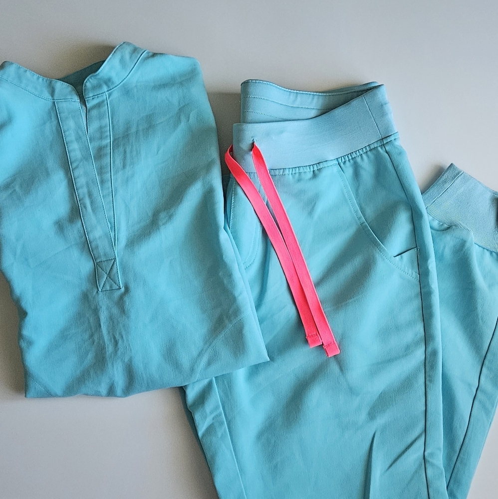 Figs scrub set